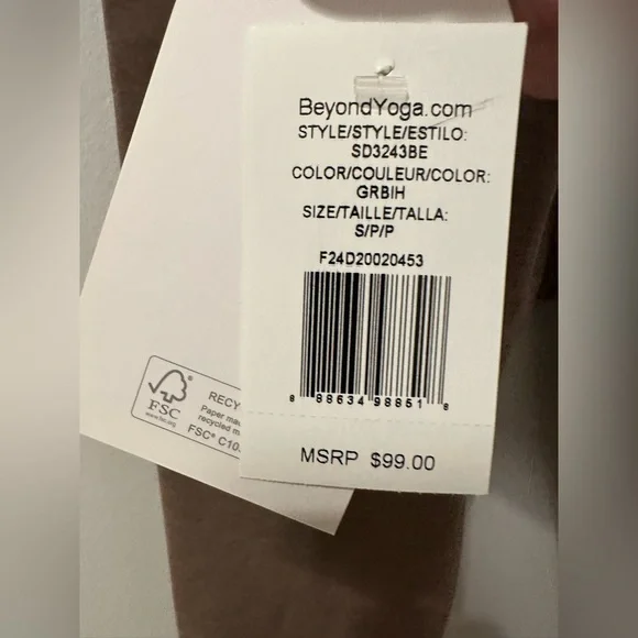 Beyond Yoga Leggings - barre3 - Picture 4 of 4